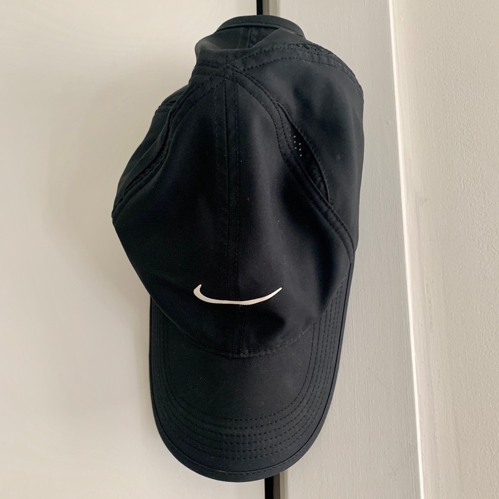 Black Nike Featherlight Dri-fit Baseball Cap